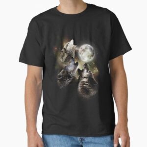 Three wolves howling at the moon